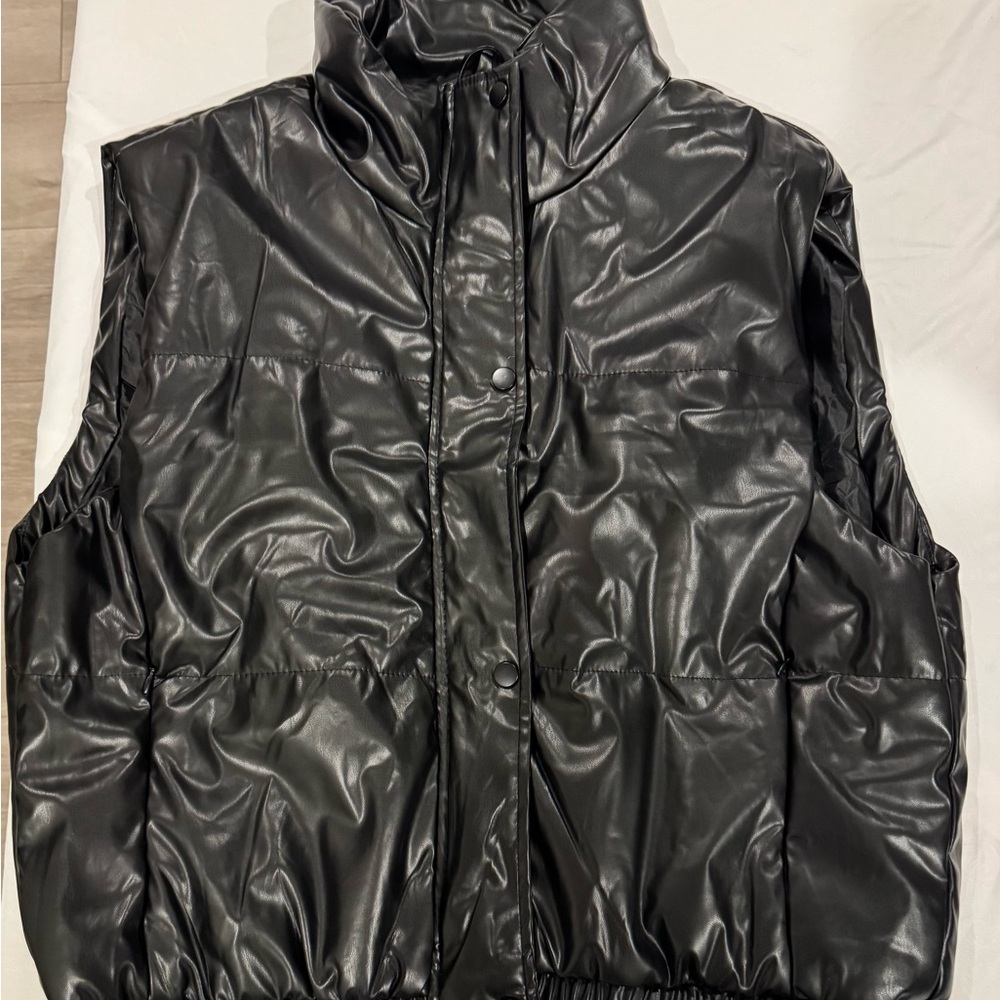 Daisy Women's Shiny Black Puffer Vest